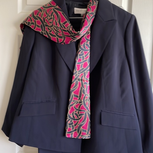 Jones New York Women’s 2 piece pantsuit - Picture 8 of 8